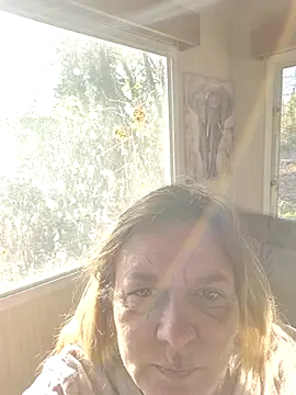 Misspapillon1840 online show from 11.22.25