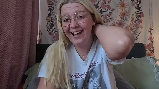 Daisyxoxo  online show from 04.10.26