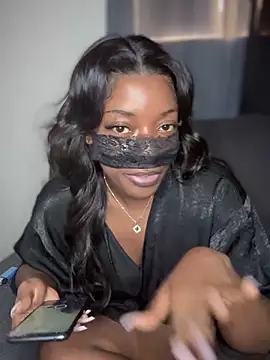 Snapshot of _foreigntitts chatting on 09.16.25 foreigntitts online show from 09.16.25