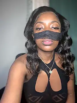 Snapshot of _foreigntitts chatting on 10.16.25 foreigntitts online show from 10.16.25