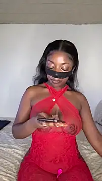 Snapshot of _foreigntitts chatting on 11.19.25 foreigntitts online show from 11.19.25