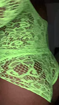 Snapshot of _foreigntitts chatting on 11.29.25 foreigntitts online show from 11.29.25