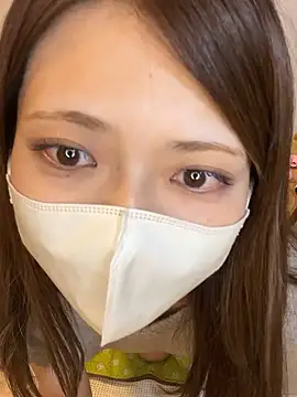 Snapshot of misa_mo chatting on 10.15.25 misa mo online show from 10.15.25