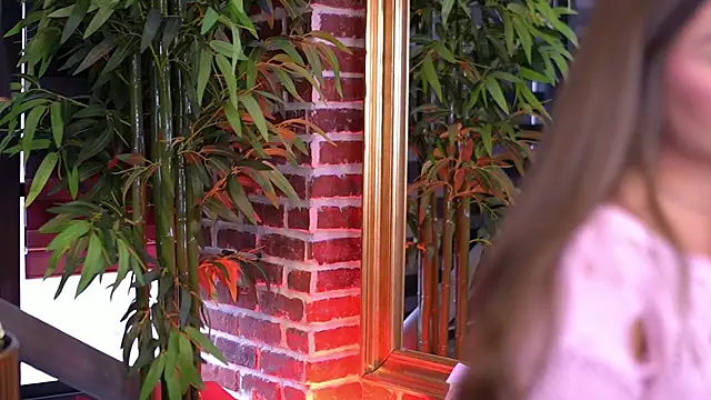 MillaSerene online show from 12.04.25