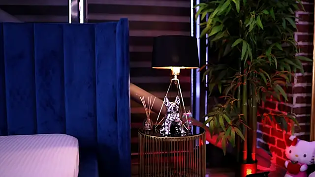 Snapshot of MillaSerene chatting on 03.01.26 MillaSerene online show from 03.01.26