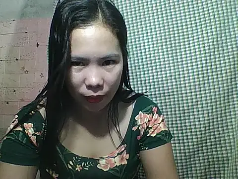 Snapshot of pinaysinglemommm chatting on 10.31.25 pinaysinglemommm online show from 10.31.25