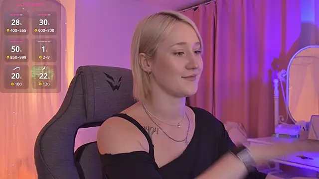 Snapshot of CinBellamy chatting on 06.26.26 CinBellamy online show from 06.26.26