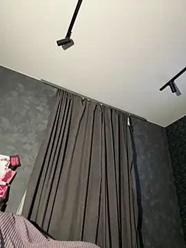 FavoriteKira online show from 11.21.25