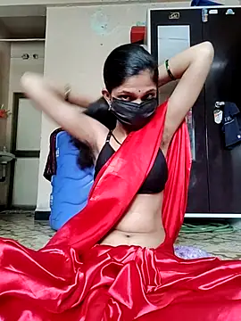 Shivani2002 online show from 09.18.25