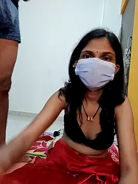 Shivani2002 online show from 12.13.25