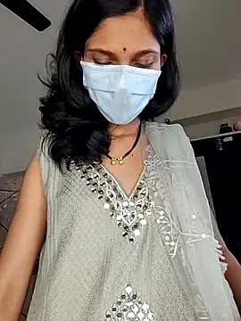 Shivani2002 online show from 04.13.26