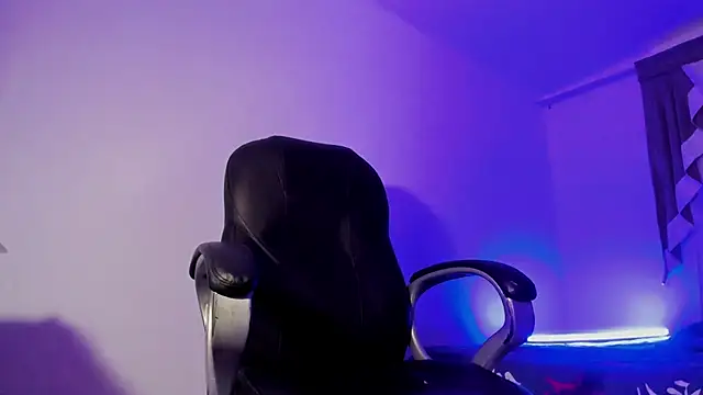 Snapshot of Angelicious_Boy chatting on 10.29.25 Angelicious Boy online show from 10.29.25