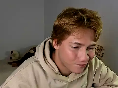 Snapshot of ConnieVarela chatting on 12.15.25 ConnieVarela online show from 12.15.25