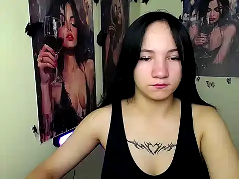 Snapshot of Em7MaA chatting on 09.11.25 Em7MaA online show from 09.11.25