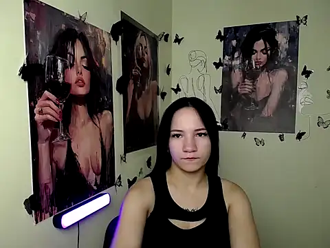 Snapshot of Em7MaA chatting on 09.25.25 Em7MaA online show from 09.25.25