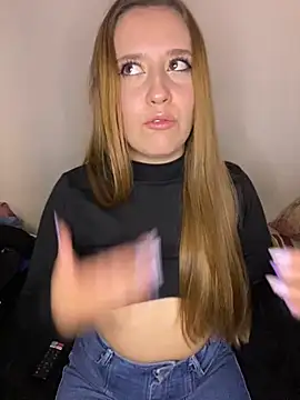 Snapshot of Cutie_blondie chatting on 10.02.25 Cutie blondie online show from 10.02.25