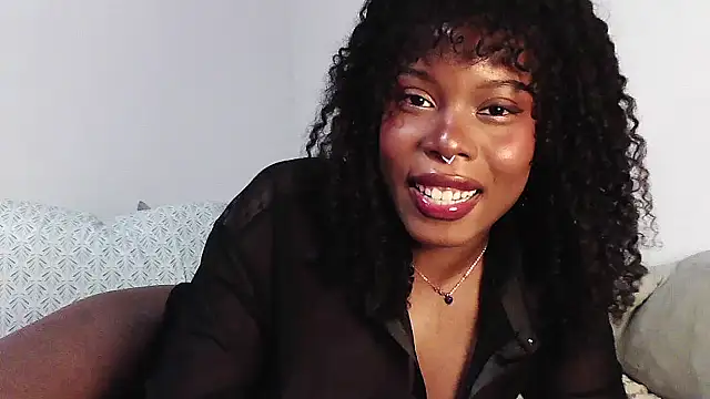 Snapshot of SparklingSoleil chatting on 11.10.25 SparklingSoleil online show from 11.10.25