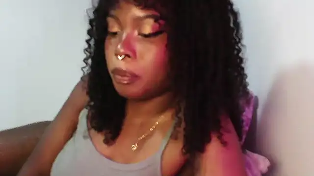 Snapshot of SparklingSoleil chatting on 11.19.25 SparklingSoleil online show from 11.19.25