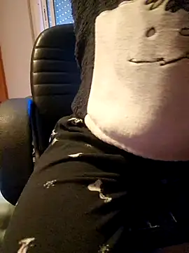 Snapshot of JT_894 chatting on 11.16.25 JT 894 online show from 11.16.25