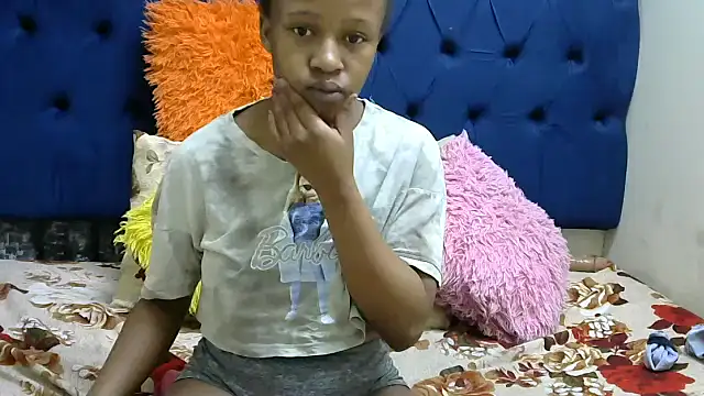 Snapshot of CURVYBABExxx chatting on 09.09.25 CURVYBABExxx online show from 09.09.25