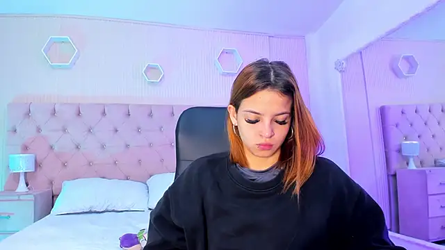 Snapshot of MadisonSky_ chatting on 10.19.25 MadisonSky online show from 10.19.25