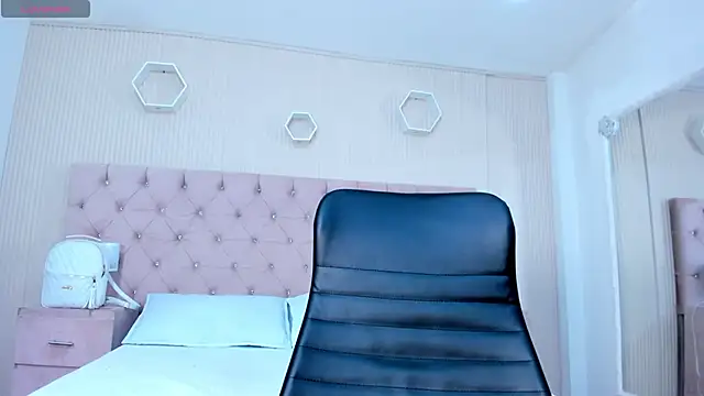 Snapshot of MadisonSky_ chatting on 10.31.25 MadisonSky online show from 10.31.25