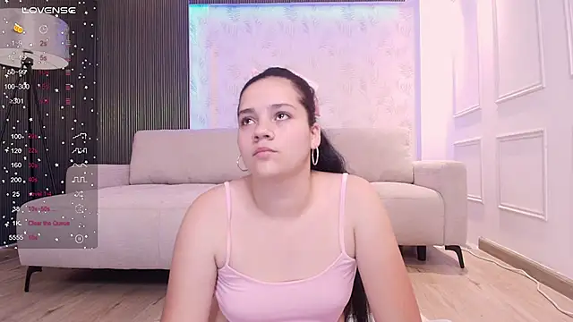 Snapshot of karlie_small chatting on 10.02.25 karlie small online show from 10.02.25