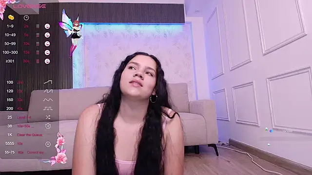 Snapshot of karlie_small chatting on 11.17.25 karlie small online show from 11.17.25