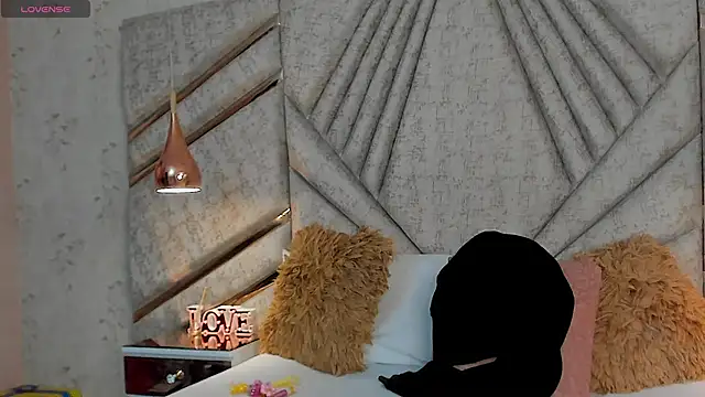 OliviaGarciaa online show from 09.18.25