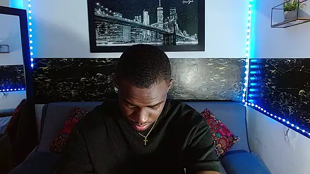 Snapshot of eebony_stallion chatting on 10.15.25 eebony stallion online show from 10.15.25