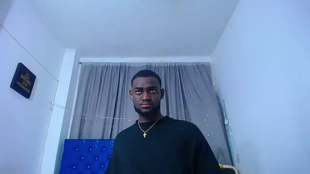 Snapshot of eebony_stallion chatting on 11.07.25 eebony stallion online show from 11.07.25