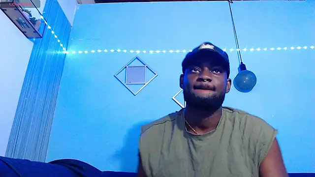 Snapshot of eebony_stallion chatting on 05.09.26 eebony stallion online show from 05.09.26