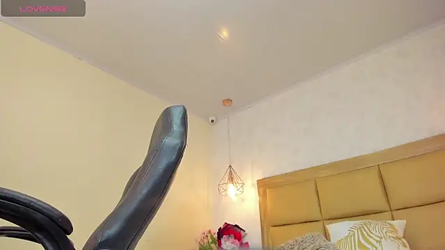 MELISSAROUGE online show from 04.18.26