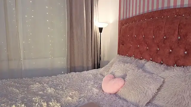 LunaVelvet777 online show from 04.20.26