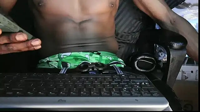 Snapshot of zaddytrey chatting on 05.17.26 zaddytrey online show from 05.17.26