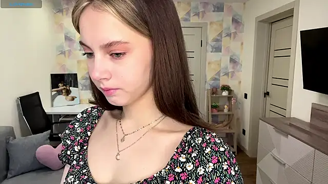 Snapshot of NylaNadler chatting on 02.15.26 NylaNadler online show from 02.15.26