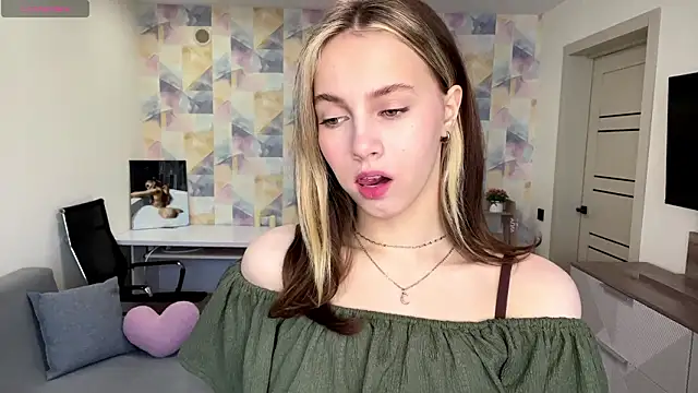 Snapshot of NylaNadler chatting on 02.23.26 NylaNadler online show from 02.23.26