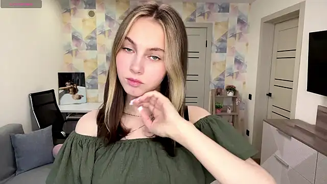 Snapshot of NylaNadler chatting on 02.25.26 NylaNadler online show from 02.25.26