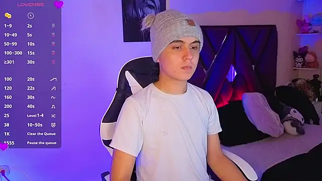 Snapshot of derek_greyy_ chatting on 09.19.25 derek greyy online show from 09.19.25