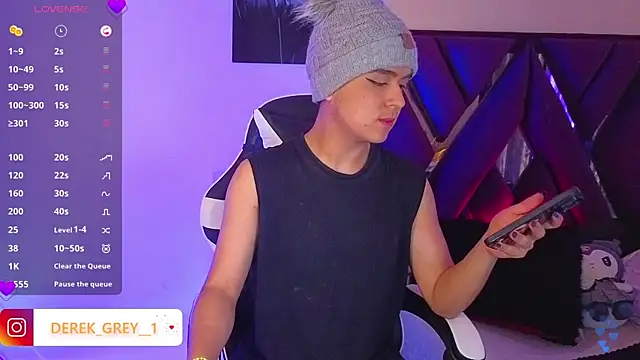 Snapshot of derek_greyy_ chatting on 09.24.25 derek greyy online show from 09.24.25