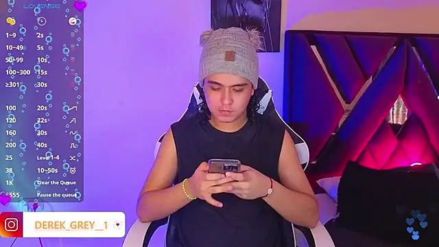 Snapshot of derek_greyy_ chatting on 10.02.25 derek greyy online show from 10.02.25
