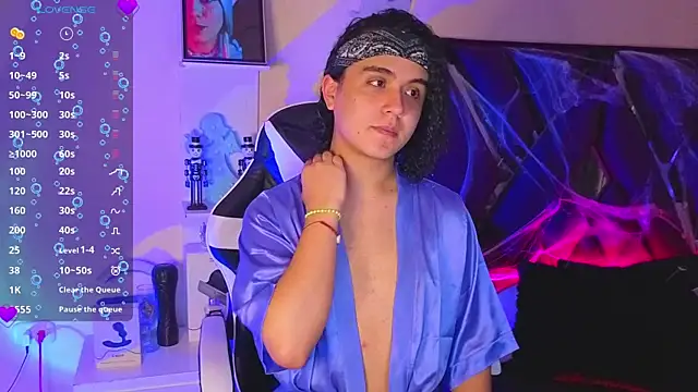 Snapshot of derek_greyy_ chatting on 10.26.25 derek greyy online show from 10.26.25