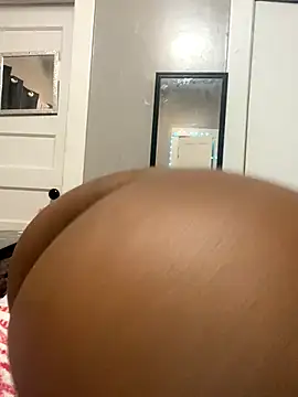 Snapshot of ToyBox96 chatting on 10.18.25 ToyBox96 online show from 10.18.25