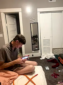 Snapshot of ToyBox96 chatting on 11.05.25 ToyBox96 online show from 11.05.25