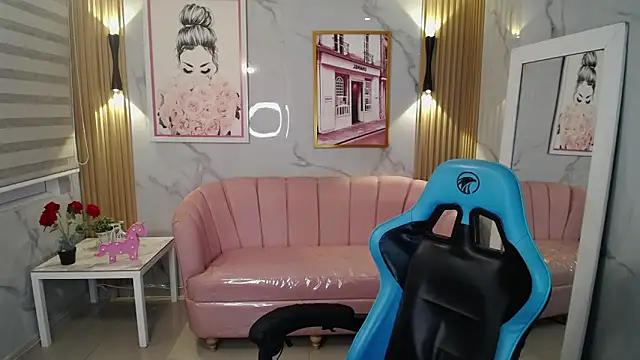 Snapshot of Jade_Jones_a chatting on 10.15.25 Jade Jones a online show from 10.15.25