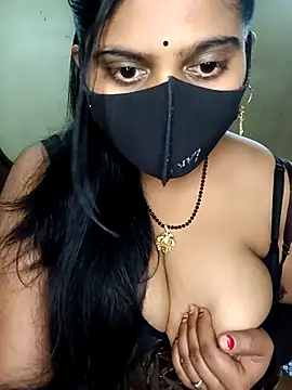 Snapshot of reena502 chatting on 04.18.26 reena502 online show from 04.18.26