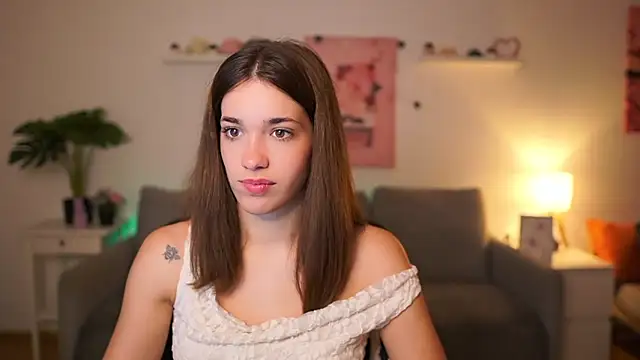 kissie cat online show from 10.24.25