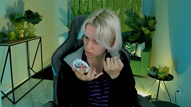 Snapshot of BethanyCloud chatting on 09.09.25 BethanyCloud online show from 09.09.25