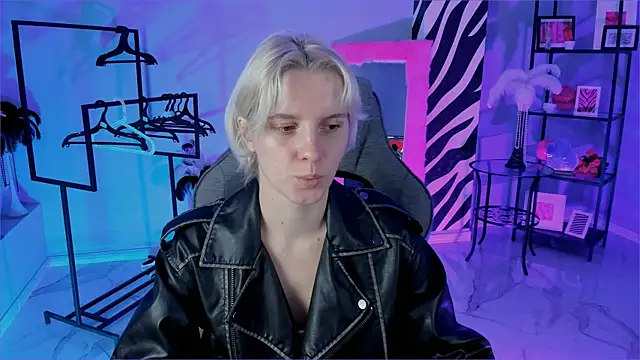 Snapshot of BethanyCloud chatting on 09.10.25 BethanyCloud online show from 09.10.25