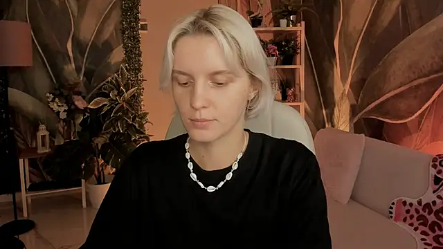 Snapshot of BethanyCloud chatting on 09.29.25 BethanyCloud online show from 09.29.25